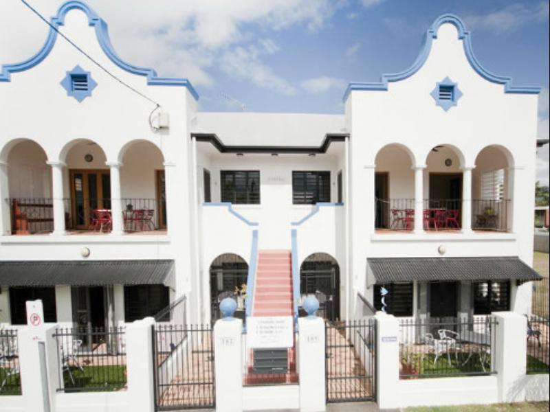 קאירנס Floriana Villas מראה חיצוני תמונה